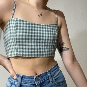Green checkered crop tol